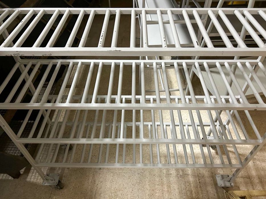 Carrinho com 4 grelhas