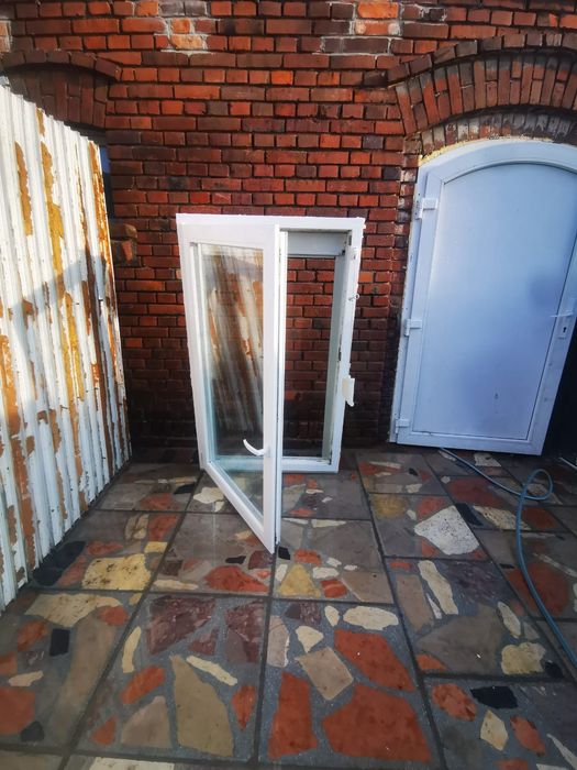 Okna z roletą zewnętrzną 90x155 pcv DOWÓZ CAŁY KRAJ