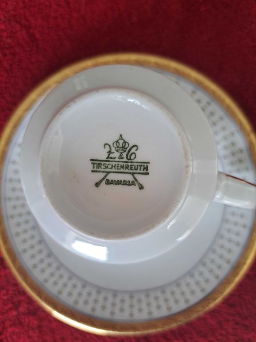 Várias Chávenas de Café/Pratos CASA