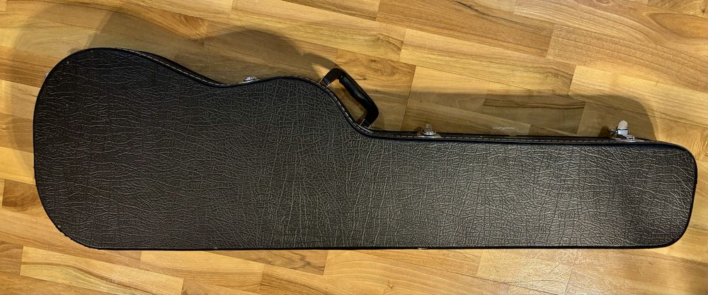 Kejs twardy case do basu bass