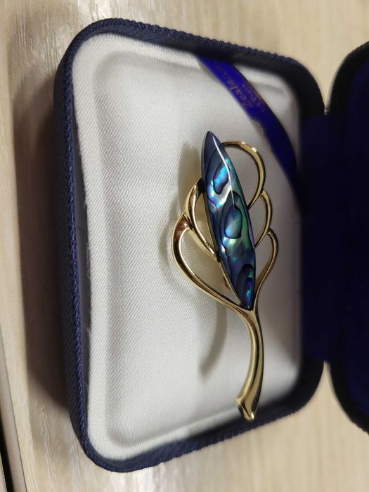 Вінтажна брошка 22 карата позолоти