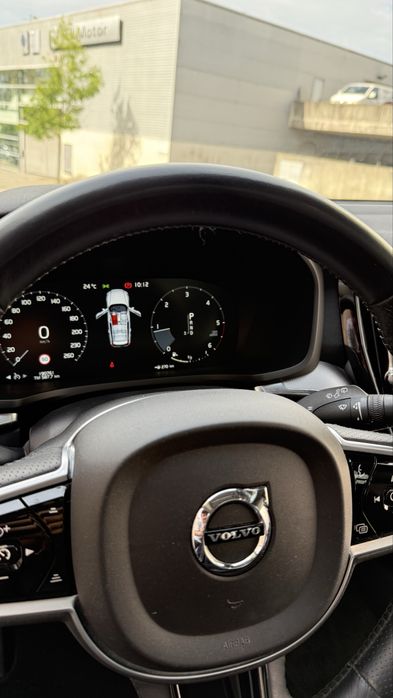 Volvo V60 D4 Inscription Auto 190cv Nacional | Teto panorâmico de abrir |  C/ Histórico