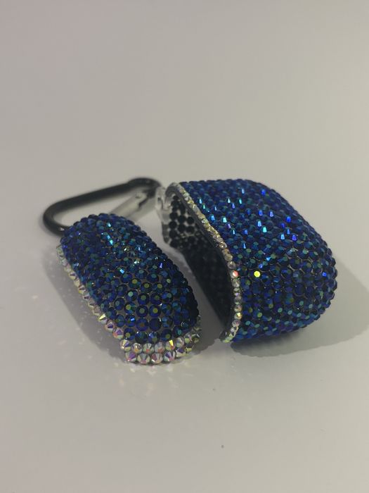 Etui do AirPods 4 – Granatowe z paskiem cyrkonii AB / Luxury Glamour