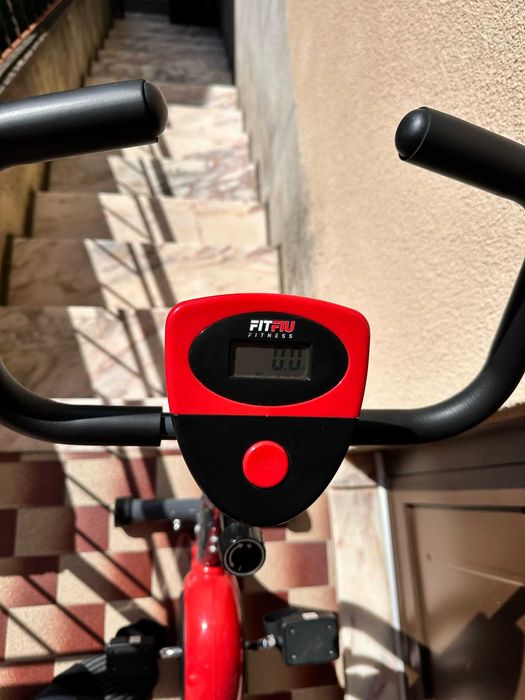 Bicicleta Estática Quase Nova à Venda