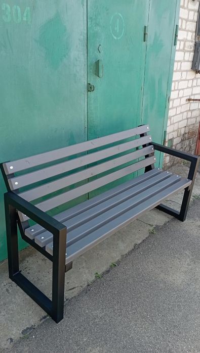 Сварщик с инструментом, сварщик металоконструкцый.