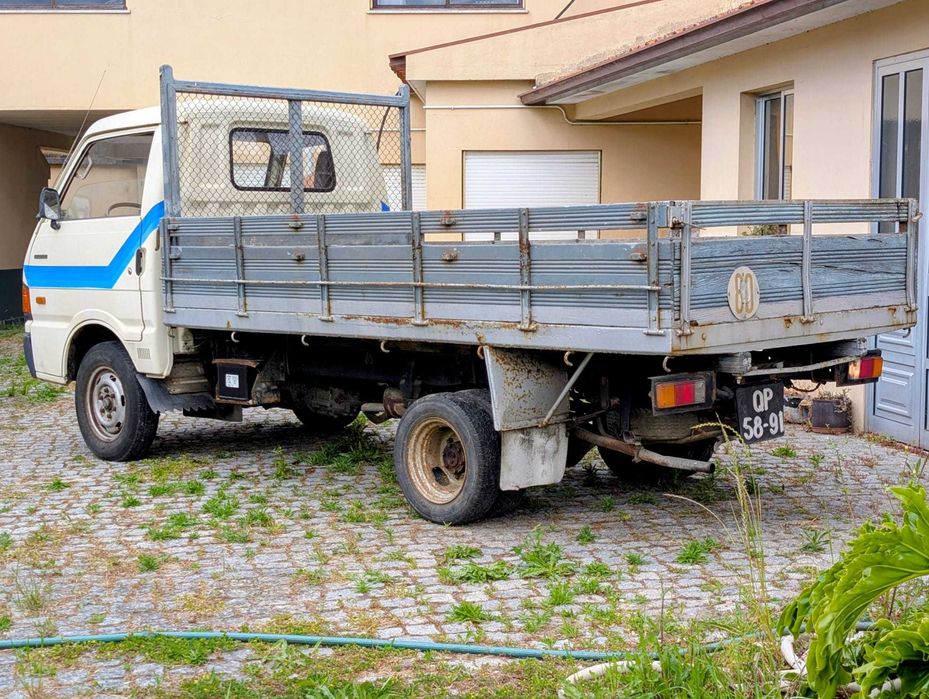 Mazda E2200 Pick-Up