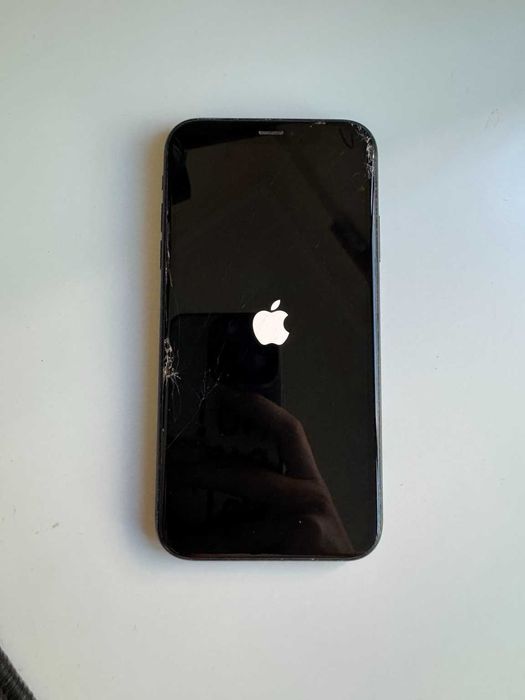 iPhone XR 128GB – Funcional – Ecrã e Traseira Partidos