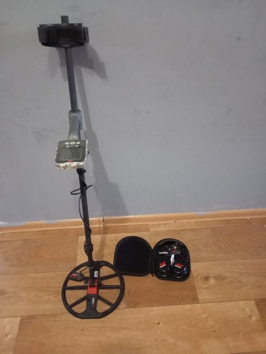 Продам металошукач Eguinox 800