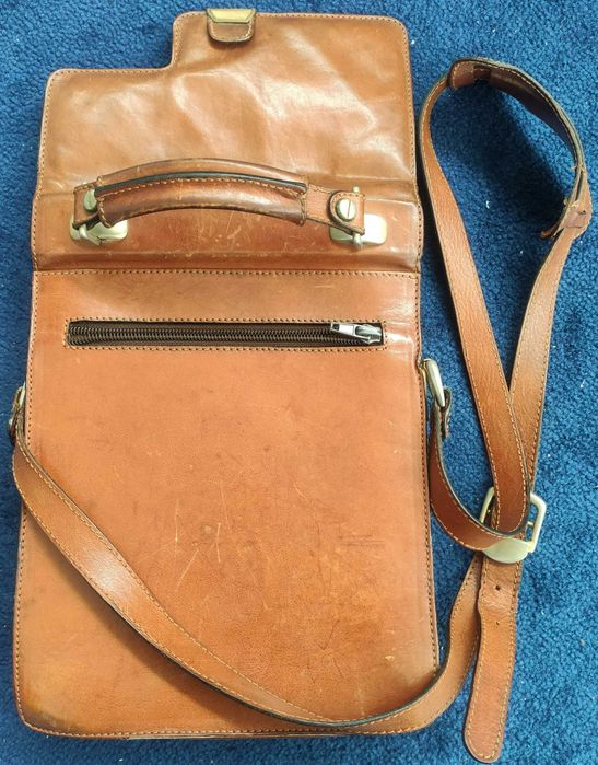 Mala de homem em pele