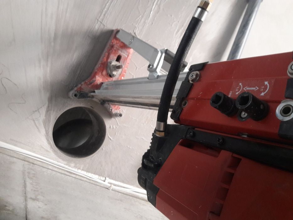 Przewierty w betonie,wiercenie otworow. Ciecie betonu.Wiertnica.