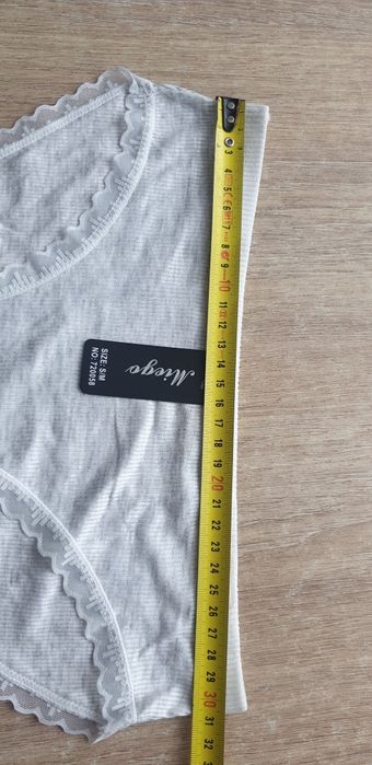 4×Damskie majtki figi w prążek S