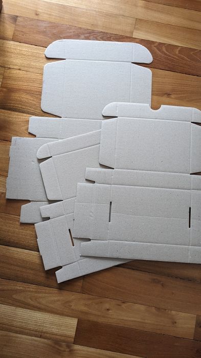 Коробки, упаковка двох розмірів