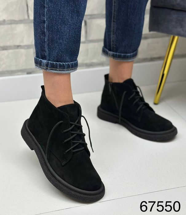 Жіночі шкіряні демісезонні черевики в кольорах