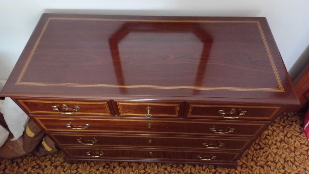 Mobília Quarto de Casal em Excelente Estado