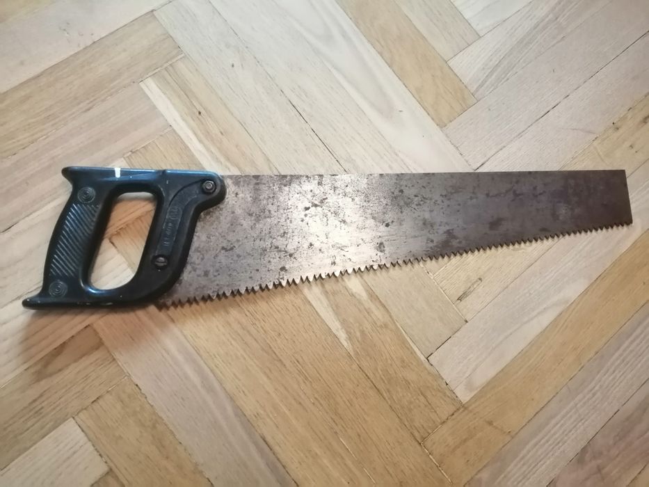 Пилка по дереву ручна