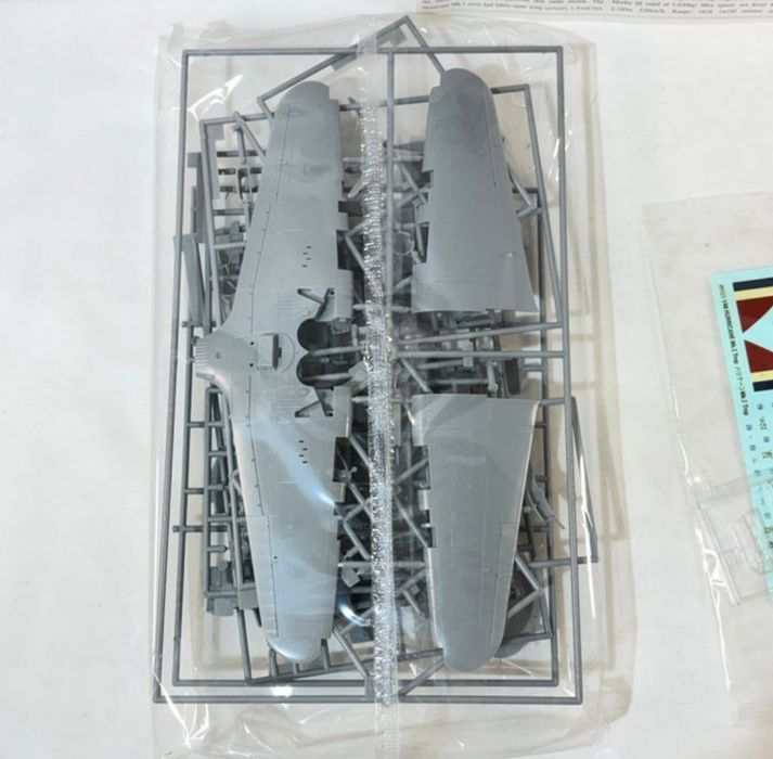 Kit modelismo -  2 aviões de guerra