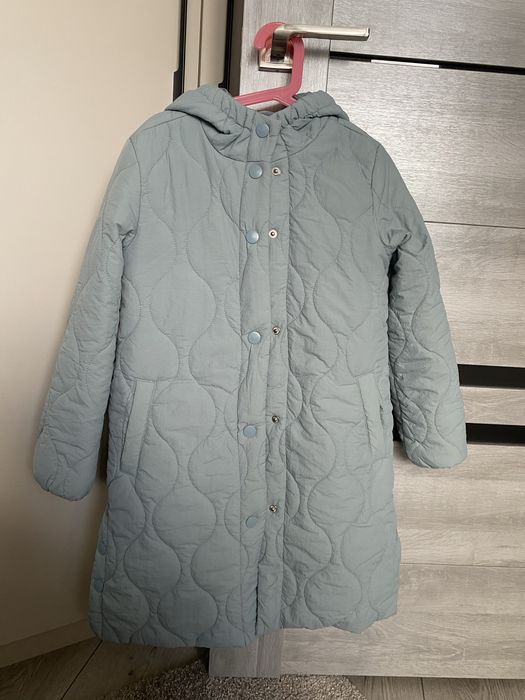 Пальто на дівчинку (128см)reserved