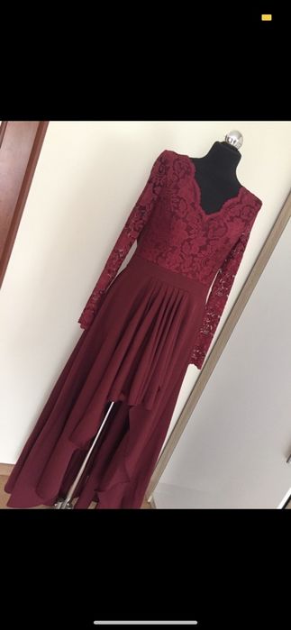 Bordowa suknia wieczorowa