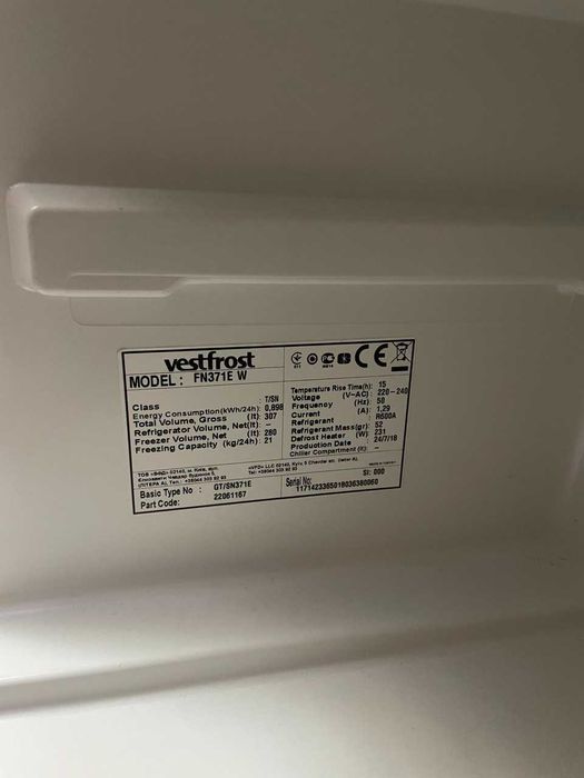 Морозильна камера Vestfrost NoFrost (вертикальна)