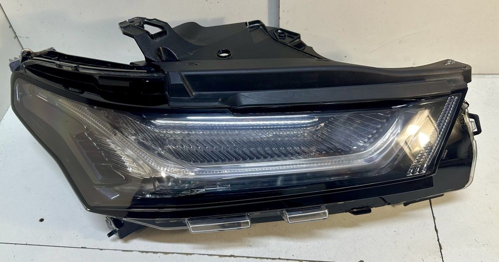 Фара права Chevrolet traverse 2022 2023 85157670