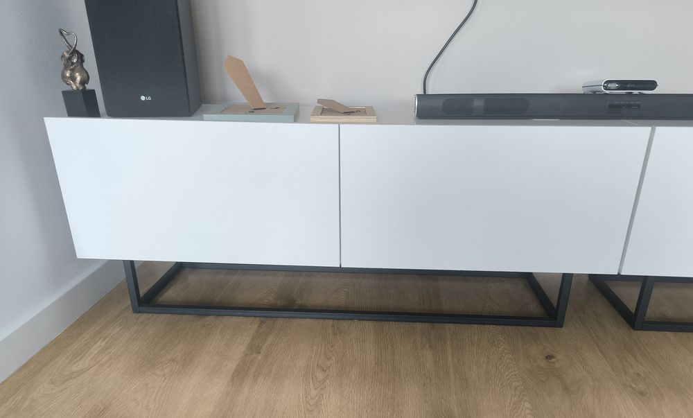 Szafki RTV białe