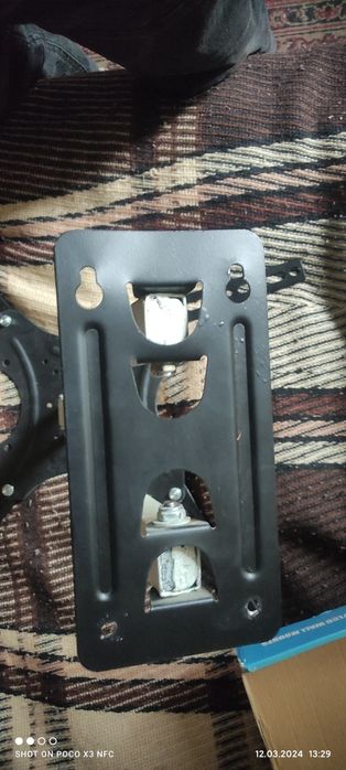 Кронштейн для монітору або телевізору великого розміру 50+