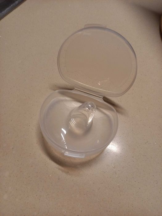 Bomba tira-leite Medela + Mamilos silicone + 100+ discos amamentação