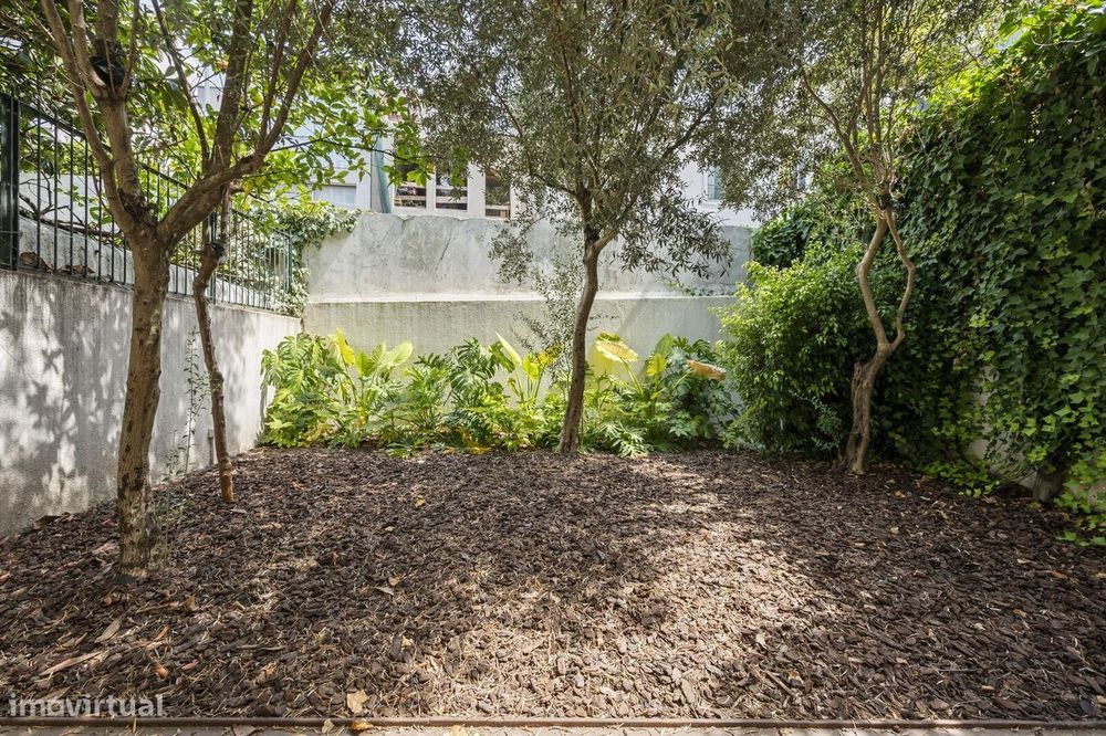 Moradia T4 com jardim, Lapa, Lisboa