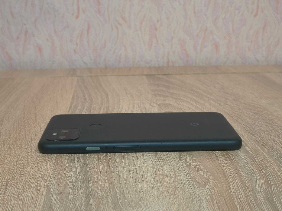 Google Pixel 5a 5G 6/128 на запчастини / неробочий екран