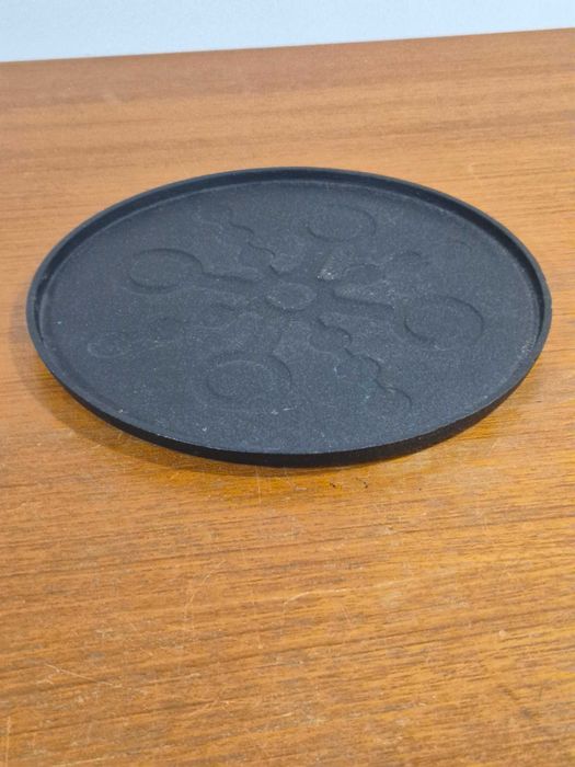 Metalowa taca pod świece