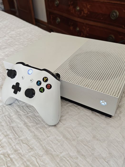 Xbox One S, 1Tb.