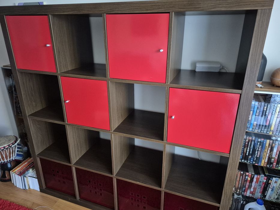 Estante IKEA Expedit (Kallax) 4x4 + 8 Acessórios (Portas e Caixas)