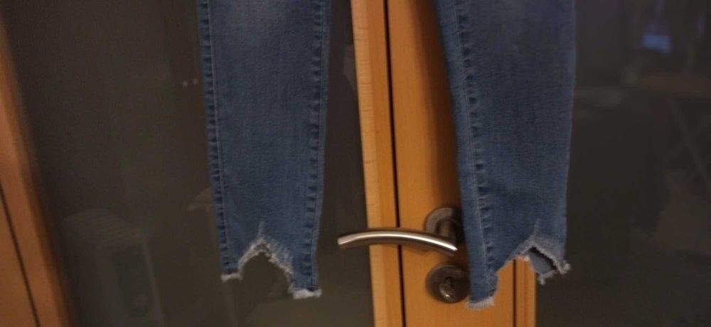 Jeans Ganga Lefties nº.  34  e flores bordadas azuis e rosa bx preço