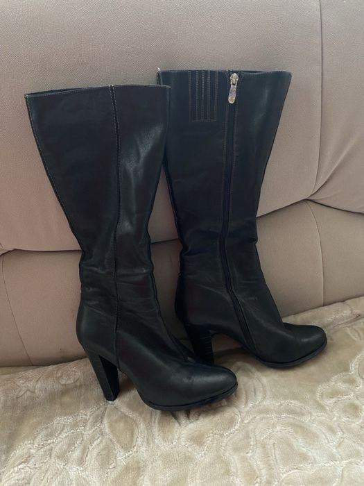 Зимові чоботи на каблуку