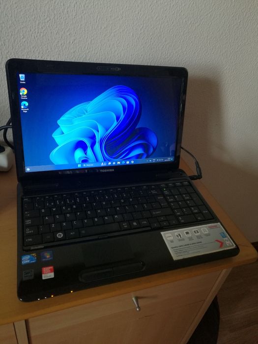 Portátil toshiba i5