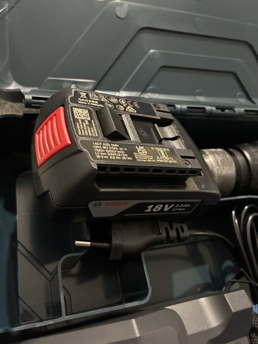 Bosch wkretarka GSR 18V-50 nowa bateria,ladowarka, akcesoria, walizka