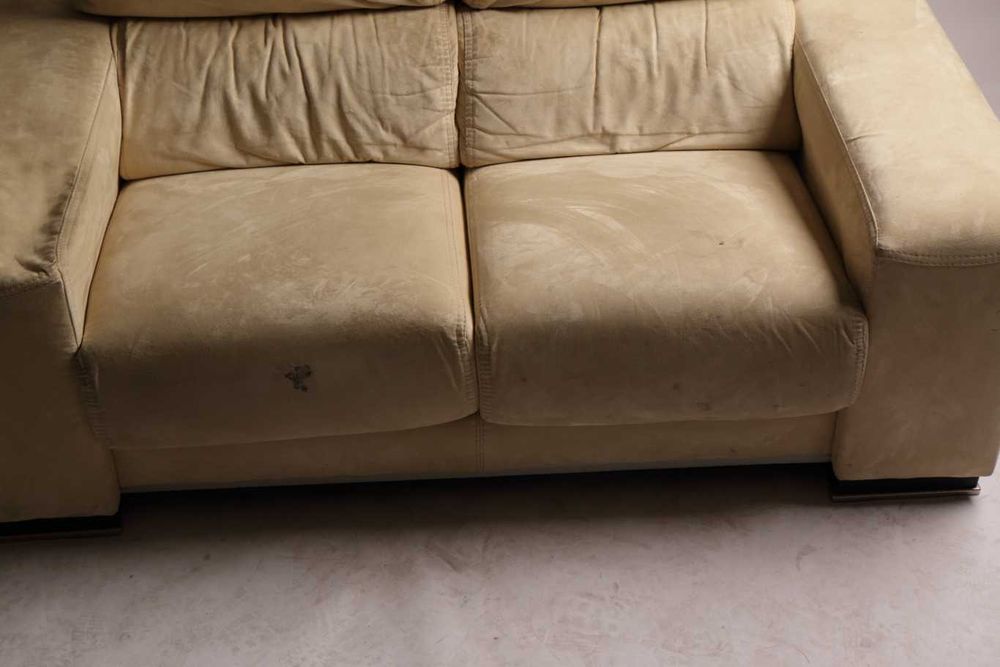 Sofá de 2 lugares Camurça Bege - Qtd. 1 Und.