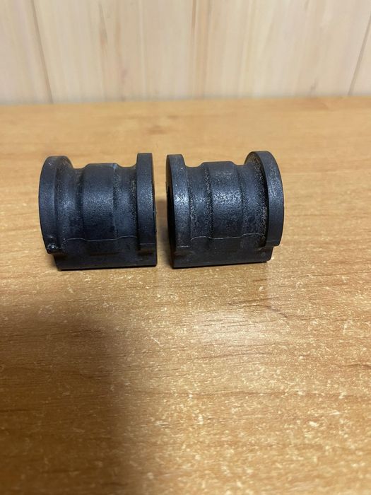 Втулки стабилизатора Skoda Fabia 1, VW Polo sedan