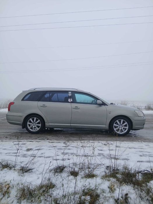 Продаж Toyota Avensis