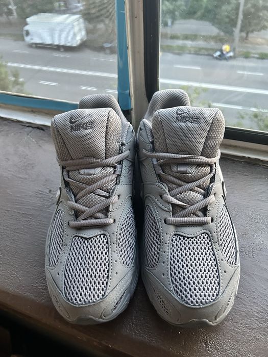 Чоловічі кросівки Nike V5 RNR Grey