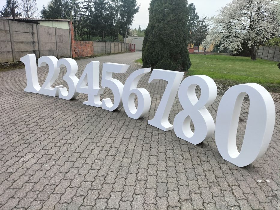 Cyfry 18 podświetlane, neony ,litery świetlne ,