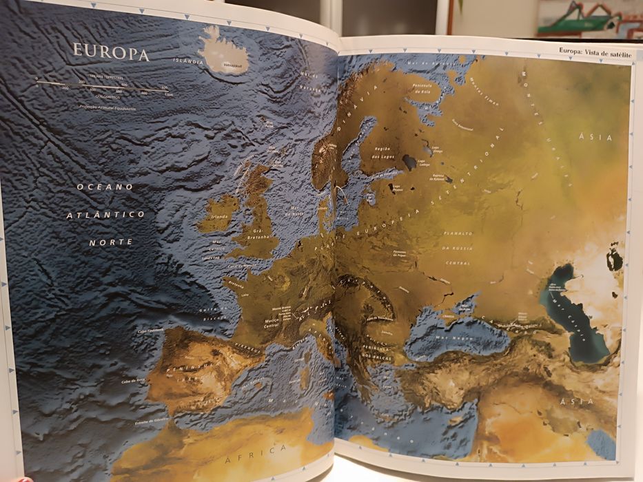 Atlas Nacional Geographic. Europa I. Em Português
