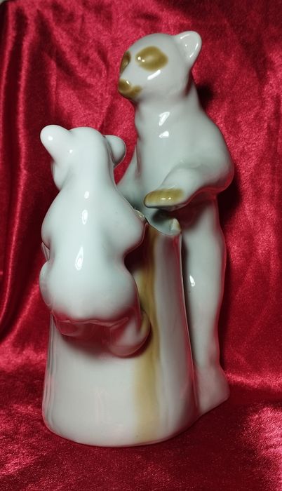 Статуетки старинные, фарфор , винтаж