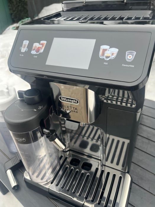 Кавомашина Delonghi Eletta Explore гарантія 2023 рік 4 місяць