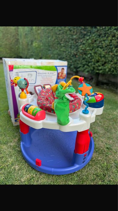 Saltador e centro de atividades Baby Einstein