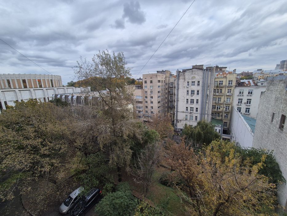 2 кім.  Подобово. Київ. Вул. Костельна 10. Майдан Незалежності