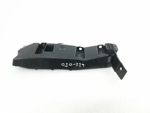 Guia de pára-choques trás direita SEAT Leon (1P1)