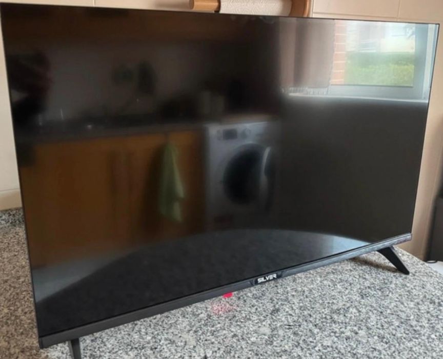Smart TV Silver 32'