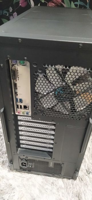 Komputer stacjonarny cisza i jakość komponentów