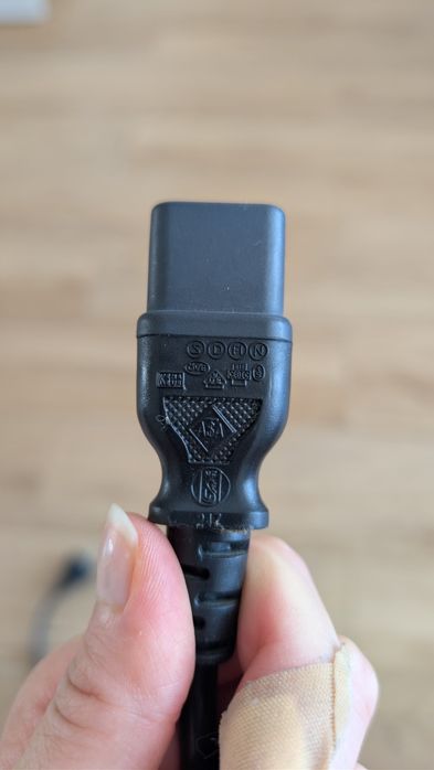 Wtyczka zasilająca longwell  LS-60